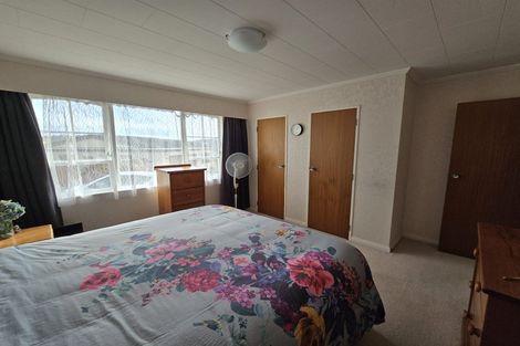 Photo of property in 14 Yarrow Place, Papakowhai, Porirua, 5024