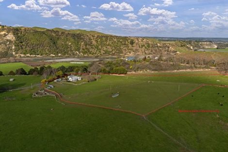 Photo of property in 99 Rowes Road, Hunterville, 4785