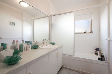 Photo of property in 220 Tanners Point Road, Tanners Point, Katikati, 3177