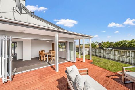 Photo of property in 11 Leander Place, Milson, Palmerston North, 4414