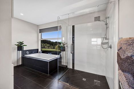 Photo of property in 253 Lwr Pitone Road, Pitone, New Plymouth, 4374