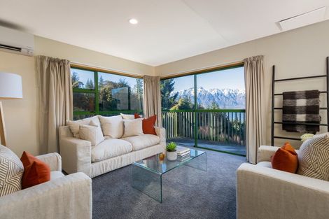 Photo of property in 117a Wynyard Crescent, Fernhill, Queenstown, 9300