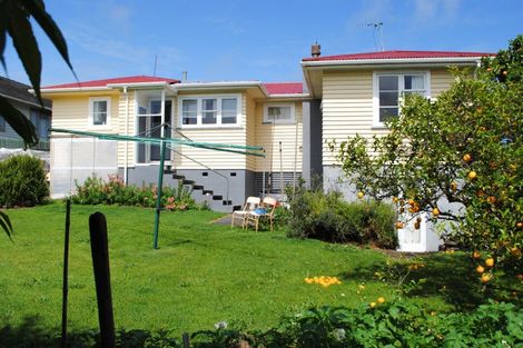 Photo of property in 24 Endeavour Street, Marfell, New Plymouth, 4310