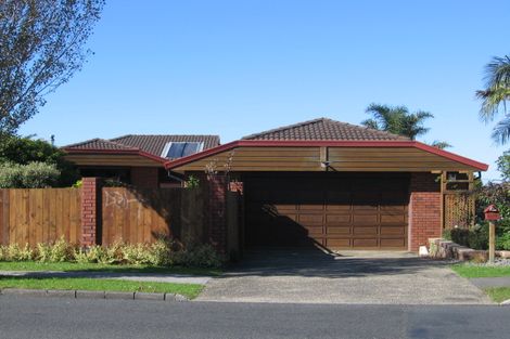 Photo of property in 100 Wiseley Road, West Harbour, Auckland, 0618