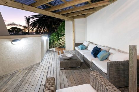 Photo of property in 2/4 Basilton Close, Bucklands Beach, Auckland, 2012