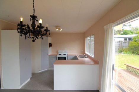 Photo of property in 17 Caribbean Drive, Unsworth Heights, Auckland, 0632