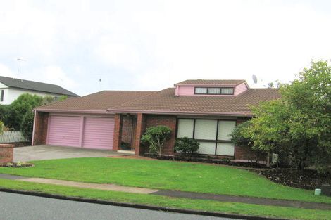 Photo of property in 8 Voltaire Court, Botany Downs, Auckland, 2010