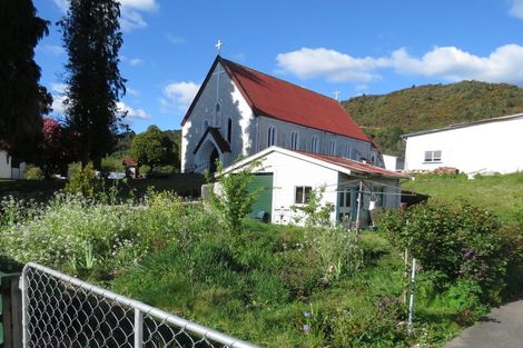 Photo of property in 35 Walsh Street, Reefton, 7830