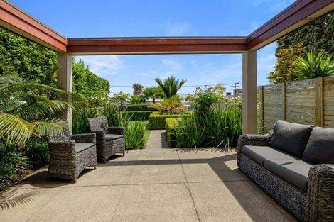 Photo of property in 250a Courtenay Street, Strandon, New Plymouth, 4312