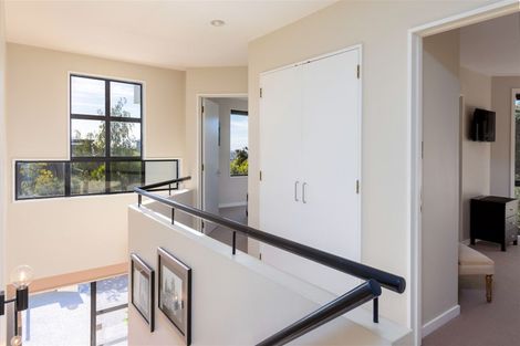 Photo of property in 9a Janice Place, Mount Pleasant, Christchurch, 8081