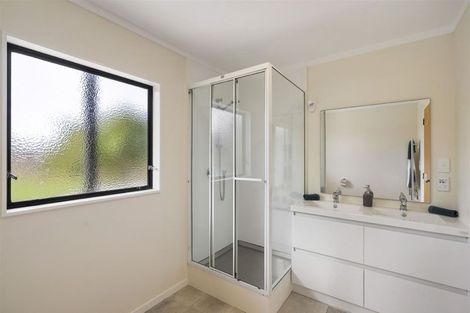 Photo of property in 2/3 Ceramco Place, Torbay, Auckland, 0630