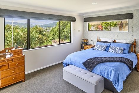 Photo of property in 17 Olivia Crescent, Tawa, Wellington, 5028