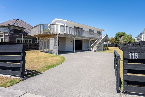 Photo of property in 116 Field Way, Waikanae Beach, Waikanae, 5036