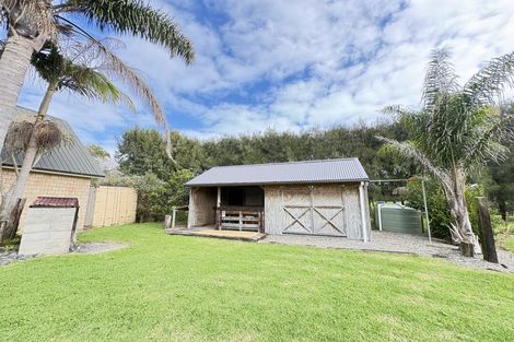 Photo of property in 30 Foster Road, Kumeu, 0891