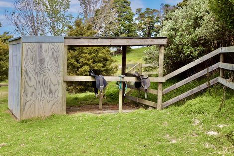 Photo of property in 7 James Road, Maungaturoto, 0587