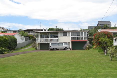 Photo of property in 65 Tindalls Bay Road, Tindalls Beach, Whangaparaoa, 0930