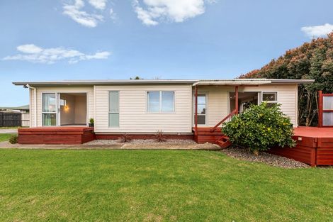 Photo of property in 15 Lowburn Avenue, Waipu, 0510