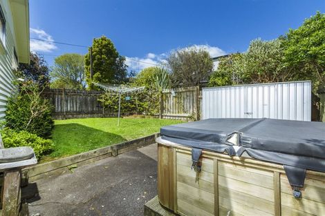 Photo of property in 1/16a Bardia Street, Belmont, Auckland, 0622