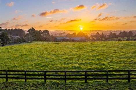 Photo of property in 93 Nixon Road, Taupaki, 0782