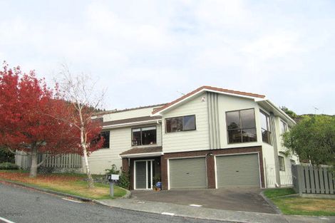 Photo of property in 2 Roman Close, Silverstream, Upper Hutt, 5019