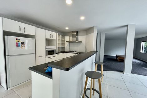 Photo of property in 3/252 East Coast Road, Forrest Hill, Auckland, 0620