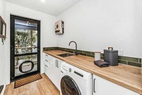 Photo of property in 5 Beach Crescent, Waikuku Beach, 7473