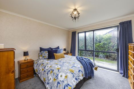 Photo of property in 25 Boston Parade, Kelvin Grove, Palmerston North, 4414