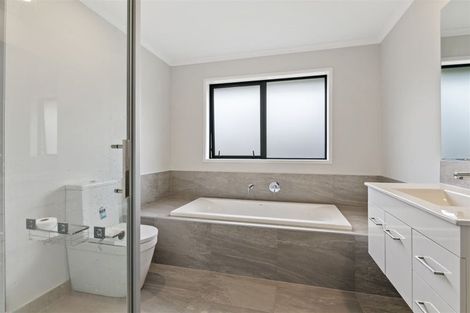 Photo of property in 47 Couldrey Crescent, Red Beach, 0932