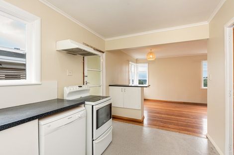 Photo of property in 17 Highbury Road, Highbury, Wellington, 6012