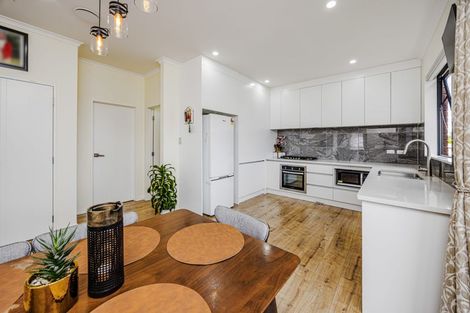 Photo of property in 12 Millfield Lane, Papakura, 2110