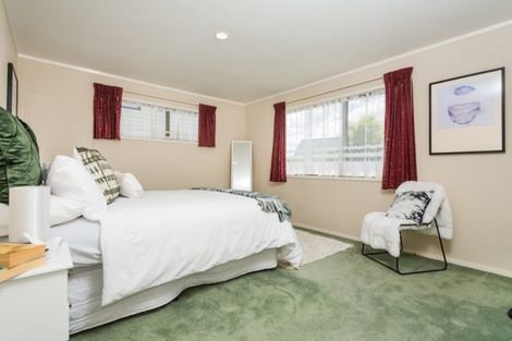 Photo of property in 2/40 Toroa Street, Torbay, Auckland, 0630