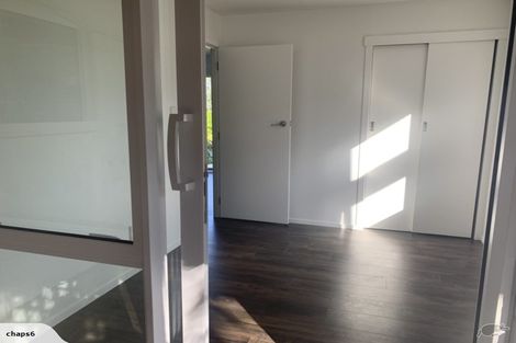 Photo of property in 111 Pupuke Road, Northcote, Auckland, 0627