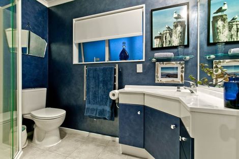 Photo of property in 11 Kimberly Grove, Greenhithe, Auckland, 0632