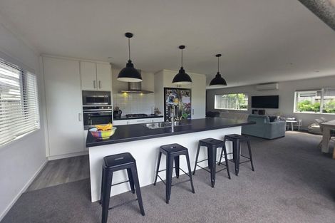 Photo of property in 21 Dunkeld Drive, Papamoa, 3118