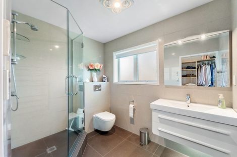 Photo of property in 19 Robin Lane, Browns Bay, Auckland, 0630