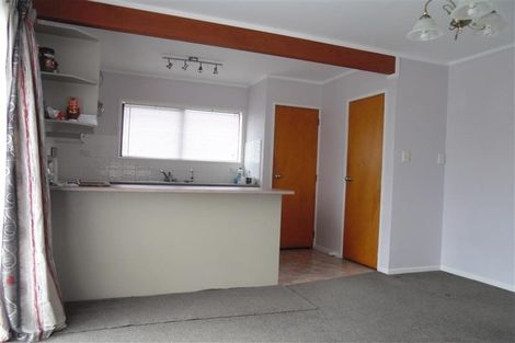 Photo of property in 1/28 Pahi Place, West Harbour, Auckland, 0618