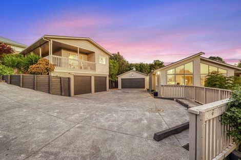 Photo of property in 11 Evelyn Road, Cockle Bay, Auckland, 2014