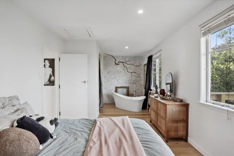 Photo of property in 19 Beach Valley Road, Piha, New Lynn, 0772