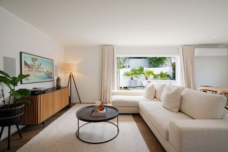 Photo of property in 2/6 Marsh Avenue, Forrest Hill, Auckland, 0620