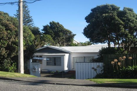 Photo of property in 153 Wellington Road, Paekakariki, 5034