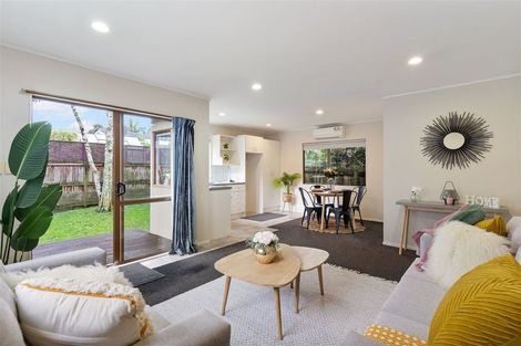 Photo of property in 23 Anna Watson Road, Half Moon Bay, Auckland, 2012