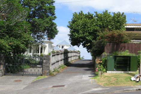 Photo of property in 27 Maritime Terrace, Birkenhead, Auckland, 0626