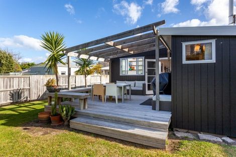 Photo of property in 104 Riverview Road, Whangamata, 3620