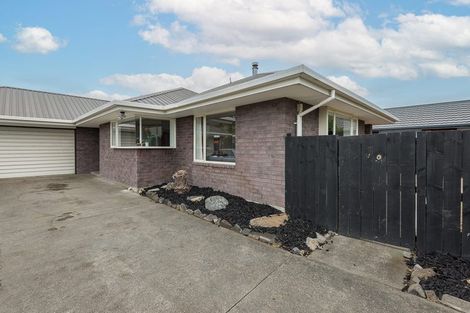 Photo of property in 8 Fieldmoor Place, Parklands, Christchurch, 8083