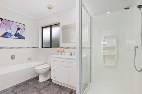 Photo of property in 37 Croftview Road, Wattle Downs, Auckland, 2103
