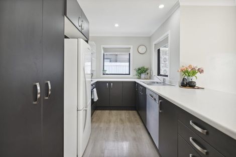 Photo of property in 94 Farmer Crescent, Taita, Lower Hutt, 5011