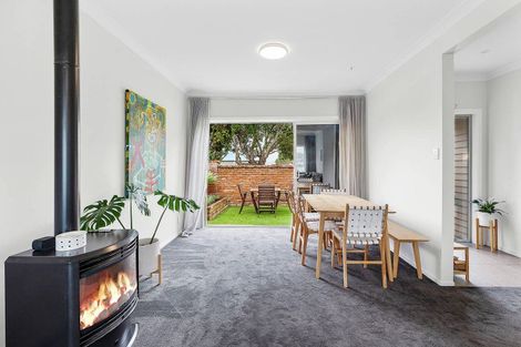 Photo of property in 56 Maupuia Road, Maupuia, Wellington, 6022