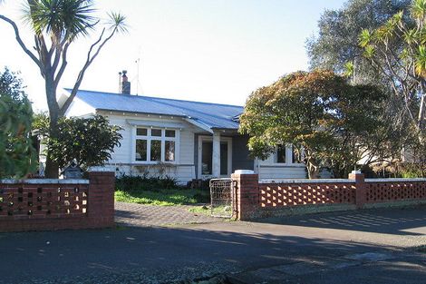 Photo of property in 3 Regent Street, Palmerston North, 4414