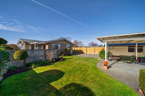 Photo of property in 73 Crofton Road, Harewood, Christchurch, 8051