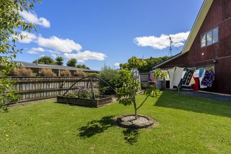 Photo of property in 14 Tararua Crescent, Otaki, 5512